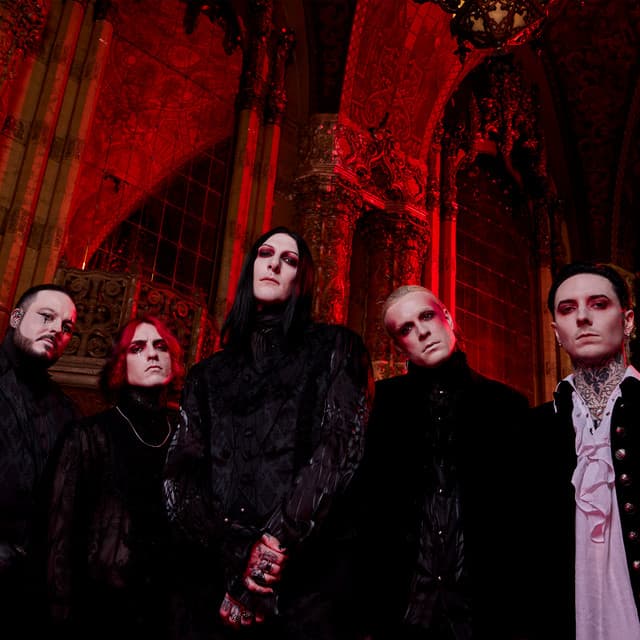 MOTIONLESS IN WHITE