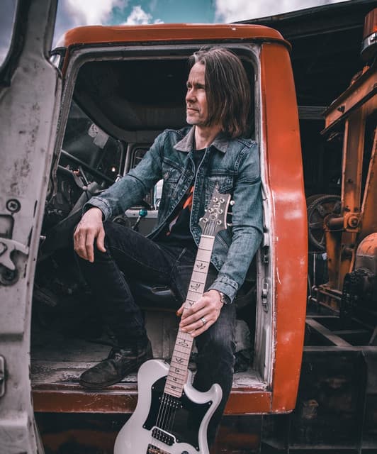 MYLES KENNEDY
